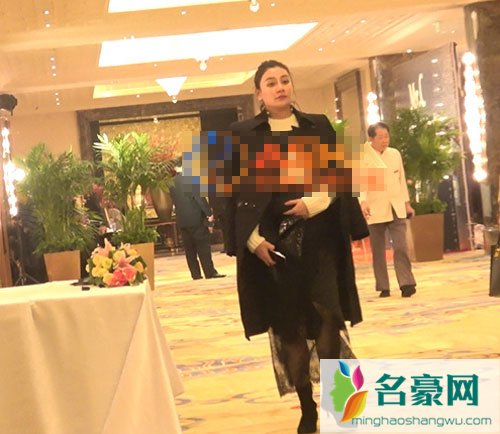 相声界的吴彦祖曹云金要当爹啦 女友唐菀大肚现身发福不少