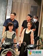 林心如与霍建华合体吃火锅 林心如轻便打扮显孕味