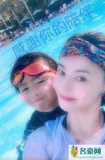 张柏芝与二儿子合照 两人亲密贴脸灿笑画面幸福爆棚