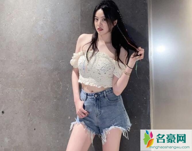 王中磊女儿脏辫造型