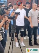 冯绍峰近照身材发福 脸部臃肿形象变化非常大