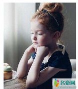 儿童盘发发型图片 五款小孩简单盘头发型精致更甜美