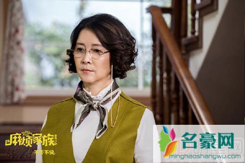 李小璐母亲张伟欣力挺女儿 却被挖出在美国做小三