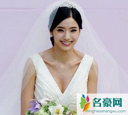 韩彩英自杀死了吗 韩彩英自杀机场照