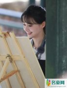 郑爽扎麻花辫生图 笑容甜美变清纯少女可爱迷人