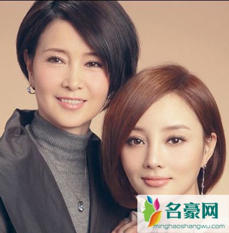 李小璐妈妈身世起底 李小璐爸爸妈妈离婚