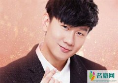 林俊杰评价许嵩 qq音乐三大巨头许嵩现场为什么那么差