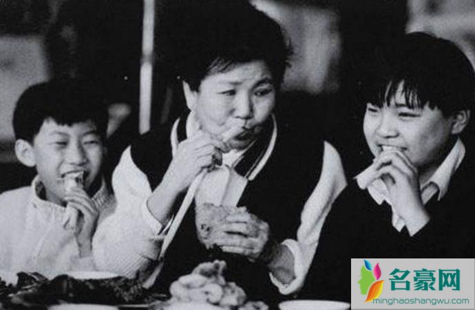 赵丽蓉活了多少岁