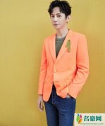 何炅引热议后道歉：没有资格点评表演会引以为戒