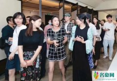 周迅被传离婚后首现身 全程面挂微笑心情丝毫不受影响