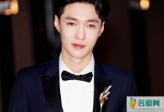 张艺兴手机锁屏是队友 和EXO队员经常聚会感情很好