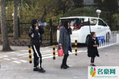 偶遇李小璐母女 一个细节暴露李小璐对PGONE旧情难忘