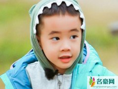 jasper做作业可爱到犯规 jasper英语怎么这么好原因曝光