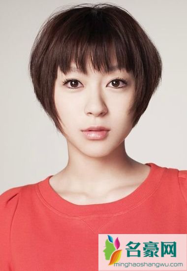 日本天后宇多田光与意大利男结婚一年后产子
