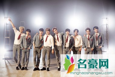 EXO男团正规2辑破百万 队长SUHO谈新曲《LOVE ME RIGHT》