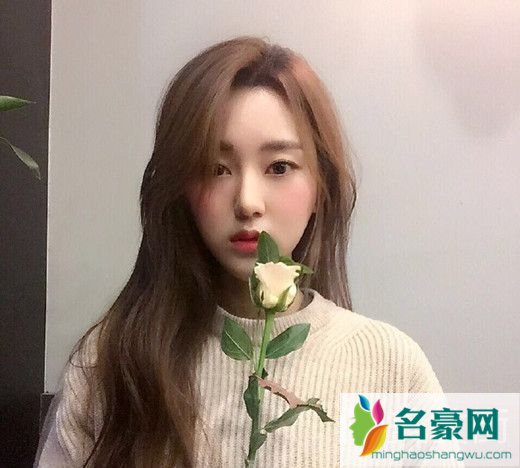 秋冬女生适合什么发型_最适合秋冬女生长发发型图片6