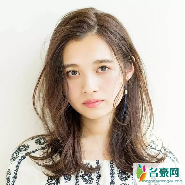 长相一般的女生适合发型：染发