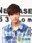 EXO LAY张艺兴为母校设立奖学金 《从天儿降》杀青再出演《前任攻略2》