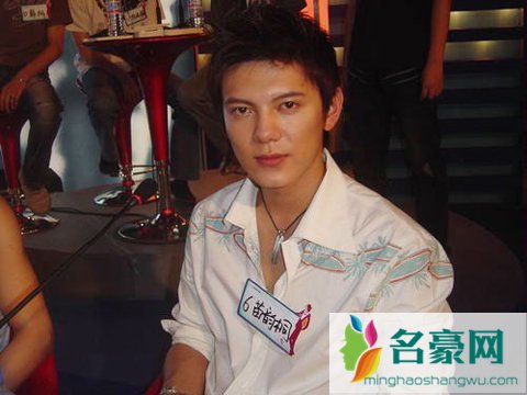 苗韵桐女友是谁 苗韵桐邓琳婚纱照