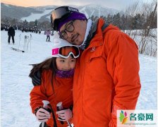李湘晒女儿滑雪照 小妹妹样貌大变越来越美了照片曝光