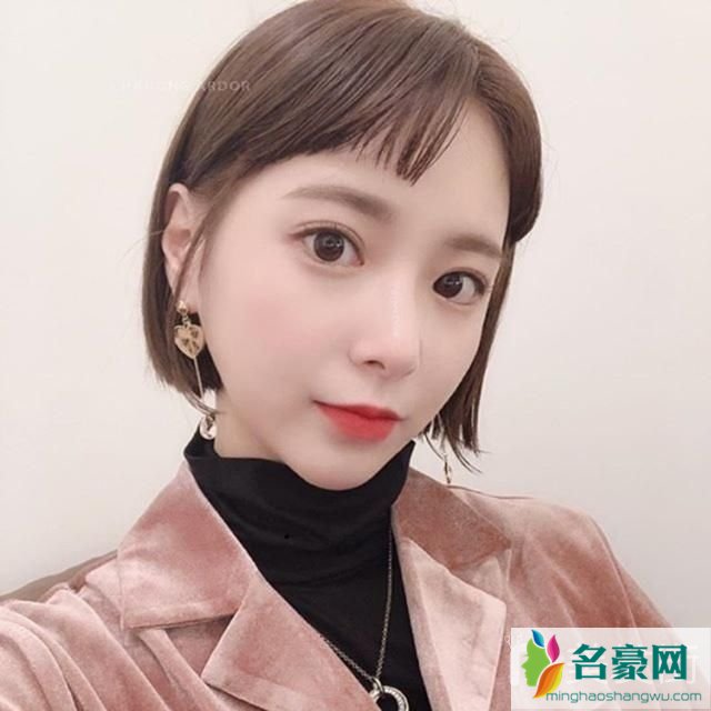 2019最流行的短发女生齐腮短发发型图片3