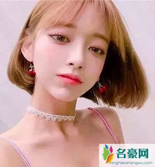 个子矮的女生适合什么发型 不同的身高适合不同的发型5