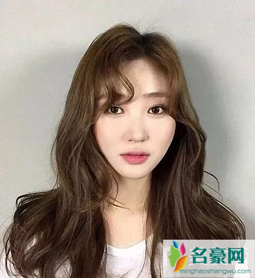 个子矮的女生适合什么发型 不同的身高适合不同的发型4