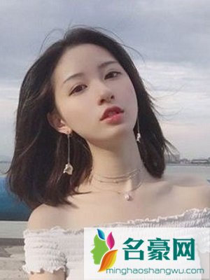 圆脸女生适合什么发型_名豪网女发型图片_适合圆脸的流行发型图片5