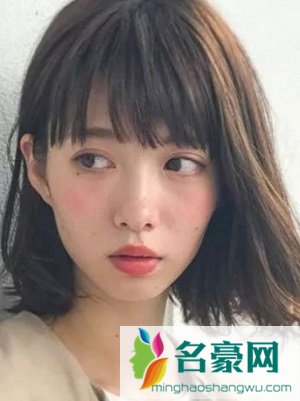 2019女生流行发型_2019最美的减龄发型图片长发短发4