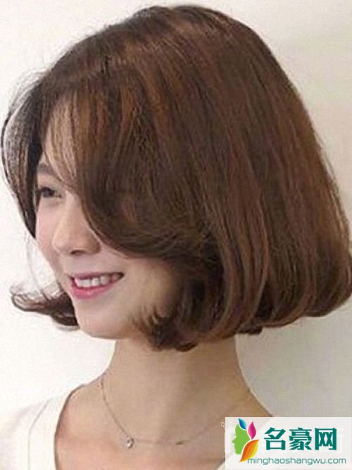 夏季短发流行发型女生长刘海短发