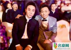 释小龙王宝强颁奖典礼同台合照 释小龙和王宝强的背景竟是它！