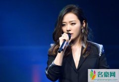 张靓颖求婚冯柯说了什么 张靓颖求婚现场视频太令人心疼