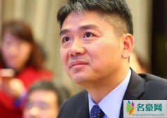 京东最牛女助理 深受刘强东信任比奶茶妹妹更得宠爱
