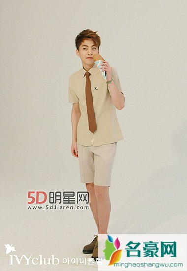 EXO IVYCLUB夏季画报公开 展现清新学长范
