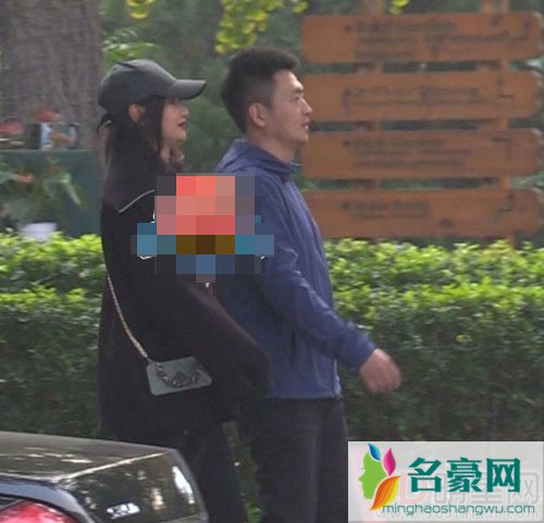 瞿颖与男友现身幼儿园 为了陪孩子参加活动