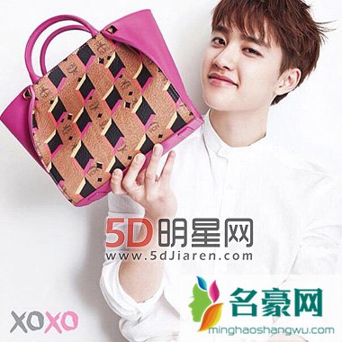 韩超人气男团EXO拍情人节画报 展现可爱纯净与调皮