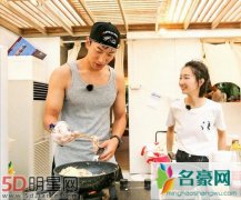 张亮手机全是小女儿么么哒的照片 周冬雨要其晒天天照片证明不偏心