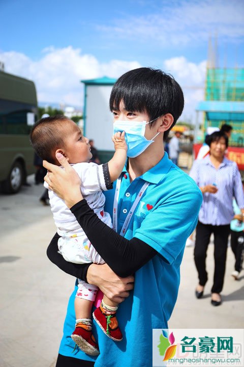 百人援宁接近尾声日均接诊近千人 TFBOYS王鸥蒋欣光良等明星接力做义工