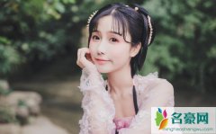 小深深儿个人资料最新消息 网红小深深儿在哪里播真名叫什么怎么火的
