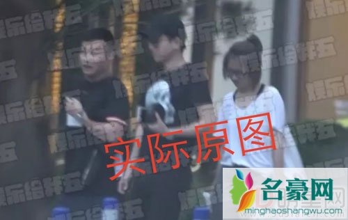 曝张杰与女子吃饭 回应是女助理