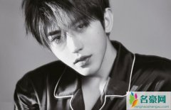 蔡徐坤爸妈是做什么的 蔡徐坤是富二代吗看看他的家庭背景