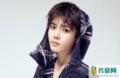 侯明昊女朋友是谁 侯明昊女朋友是张雪迎吗两人被抓拥吻