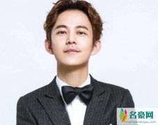 何老师好惨一男的微博删了 何炅火速删微博事件始末曝光