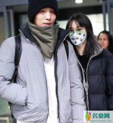 郑爽张恒穿情侣装 机场高调穿情侣装现身粉丝吐槽被虐到