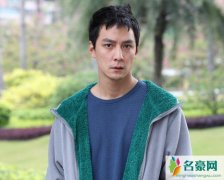 吴彦祖送女儿上学 女儿遗传吴彦祖颜值网友：简直太可爱了