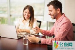 怎么追女同事，追女同事注意事项