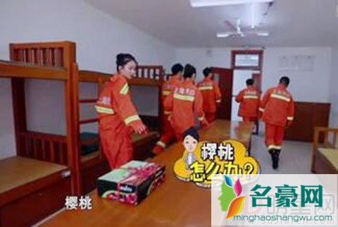 乔欣不好好穿消防服被骂 约曝光人设越崩塌