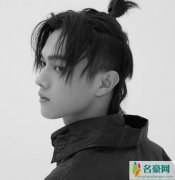 粉丝摔碎许凯手机 许凯遭粉丝摔手机强迫拍照网友直呼太疯狂