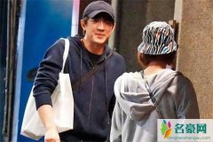 林更新回应替女生背包一事 回应背的是酒