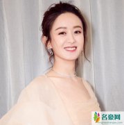 赵丽颖产后出院 赵丽颖产后发福冯绍峰贴心陪伴护驾出院